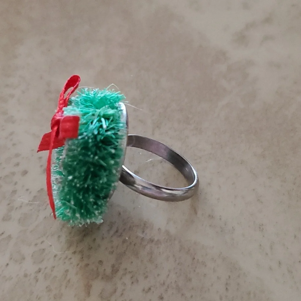 Wreath Ring nwot